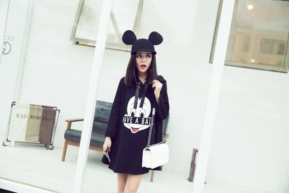 เสื้อแขนยาว สกรีนลายมิกกี้เมาส์ น่ารัก ผ้า cotton ไม่หนา ใส่เป็นเสื้อตัวยาวได้ค่ะ black