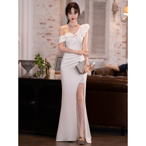 ชุดราตรี ชุดราตรีสวยหรู แบบ ทันสมัย Evening dress