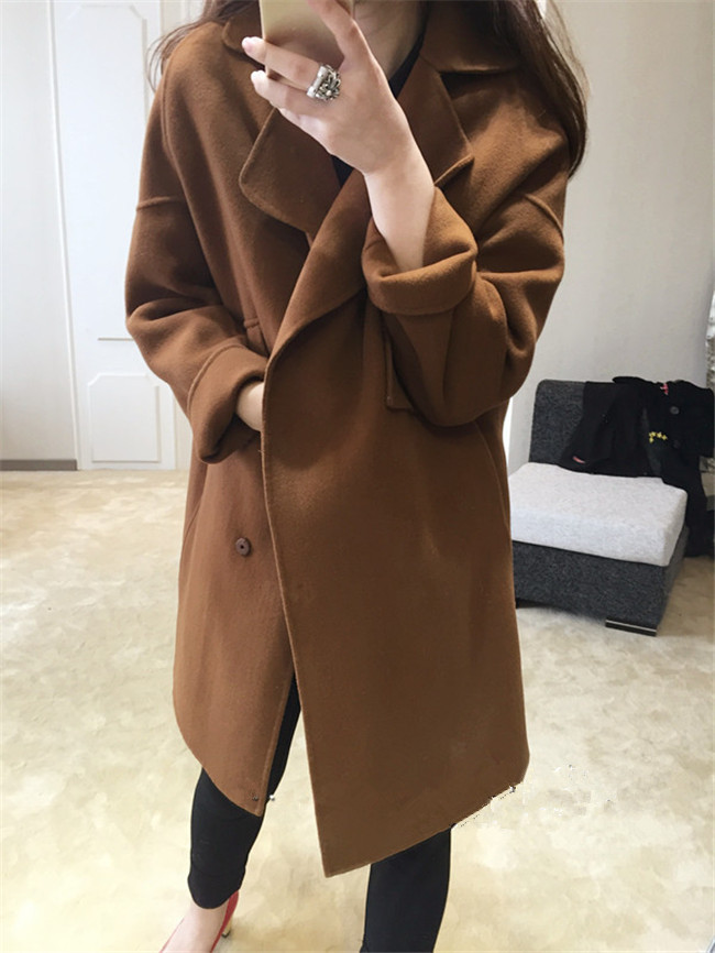 สีน้ำตาล : เสื้อโค้ทกันหนาว ทรงสวย ผ้ากำมะหยี่ผสมสักกะหลาด เนื้อเบา ไม่หนา ทรงไม่เข็งค่ะ บุซับในกันลม พร้อมส่งจ้า