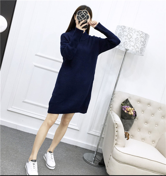 Sweater สีกรมเข้ม เสื้อไหมพรมถักคอตั้งตัวยาว ใส่ตัวเดียวเป็นเดรสได้เลย เก๋ๆ ไหมพรมนุ่มยืดได้เยอะ