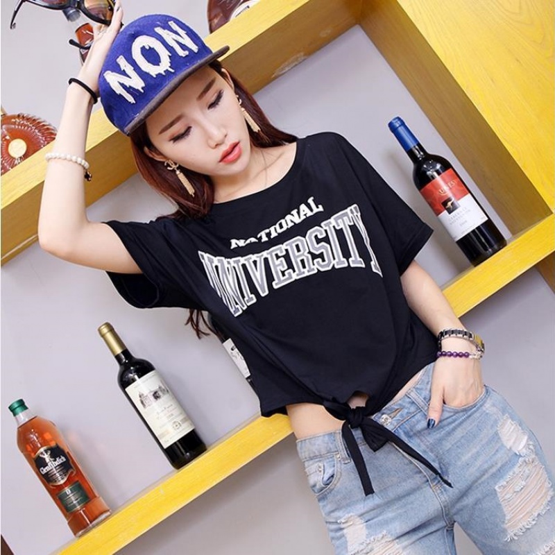 Blouse3786 เสื้อยืดเปิดไหล่แต่งลายอักษรตัวนูนผูกชายเสื้อเก๋ๆ ผ้าคอตตอนเนื้อดีนุ่มยืดหยุ่นสูงใส่สบาย งานสวยแมทช์กับขาสั้นหรือขายาวก็น่ารักไม่แพ้กัน