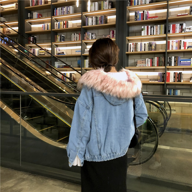 เสื้อกันหนาว ช่วงตัวเป็นผ้ายีนส์ ด้านในบุขนช่วงตัว ช่วงแขนบุซับในกันลม พร้อมขนเฟลอฟูนุ่มมาก งานดี การรันตีจ้า มี 3 สีน้า same pic