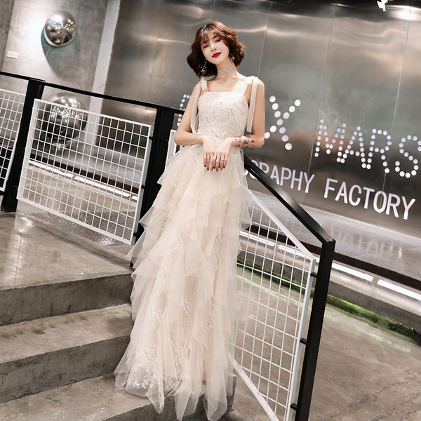 ชุดราตรี ชุดราตรีสวยหรู แบบ ทันสมัย Evening dress