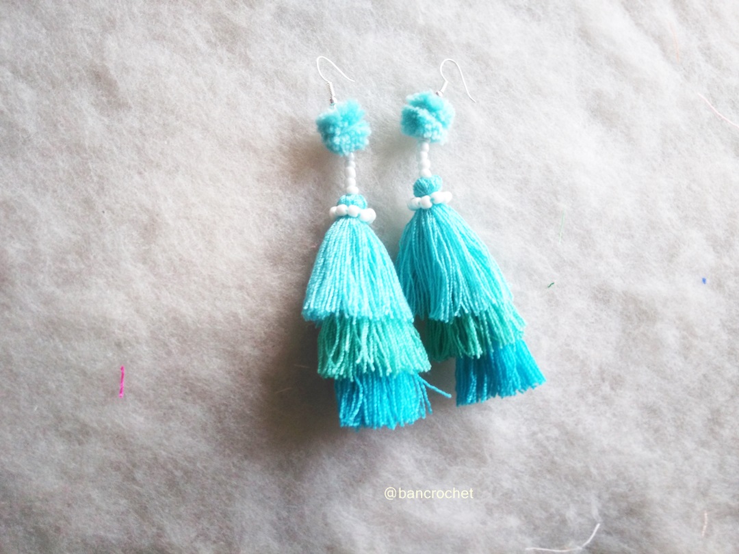 Bancrochet ต่างหูถักโครเชต์ crochet earrings สีฟ้า 5 นิ้ว