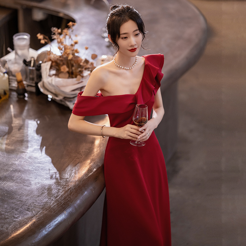 ชุดราตรี ชุดราตรีสวยหรู แบบ ทันสมัย Evening dress