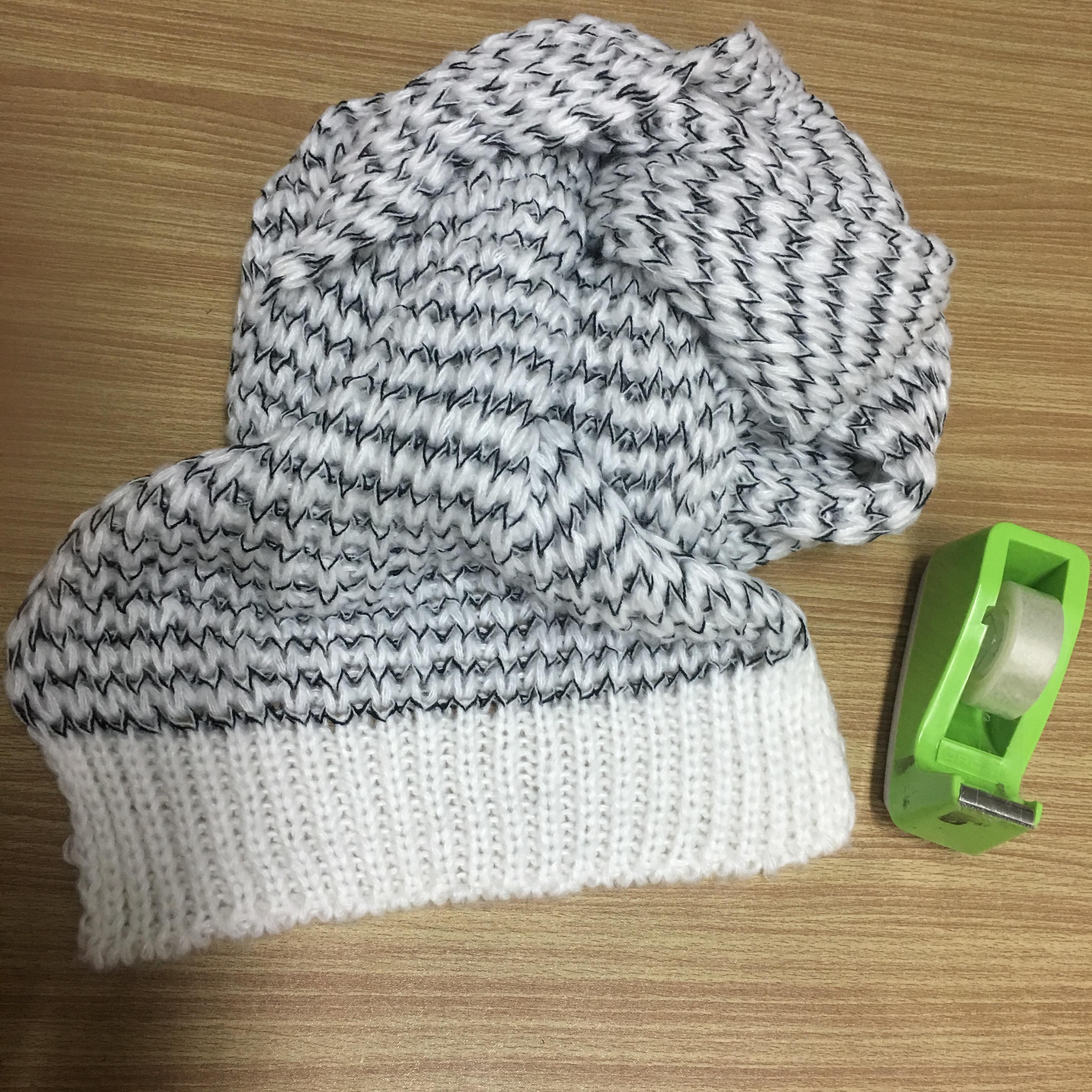 ผ้าพันคอกันหนาว ไหมพรม เกาหลี สีขาวแซมดำ น่ารักคุณหนู พร้อมส่ง same pic