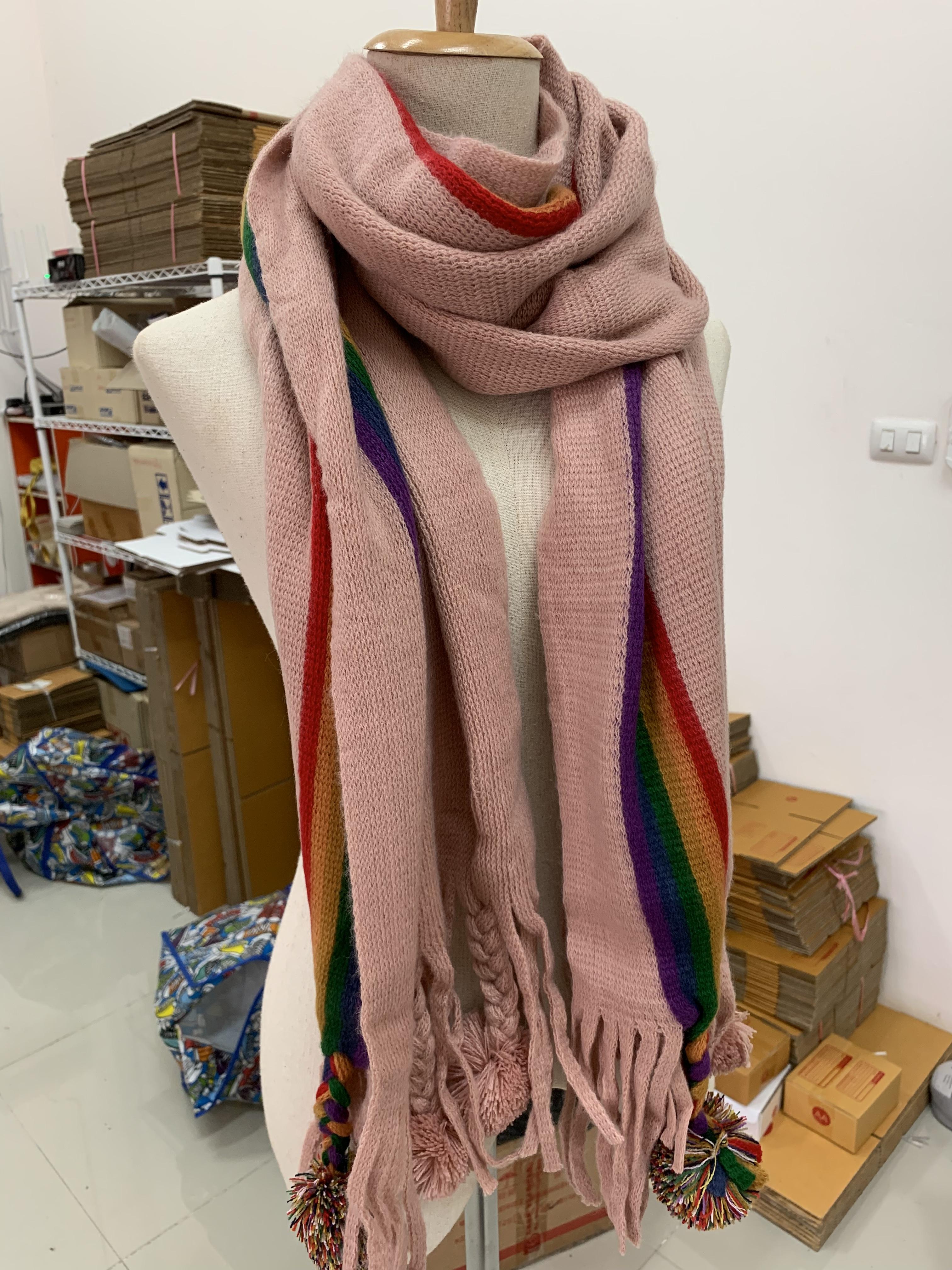 ผ้าพันคอไหมพรม ผืนใหญ่ แต่งแถบสี สไตล์เกาหลี ผ้านุ่ม พร้อมส่ง same pic