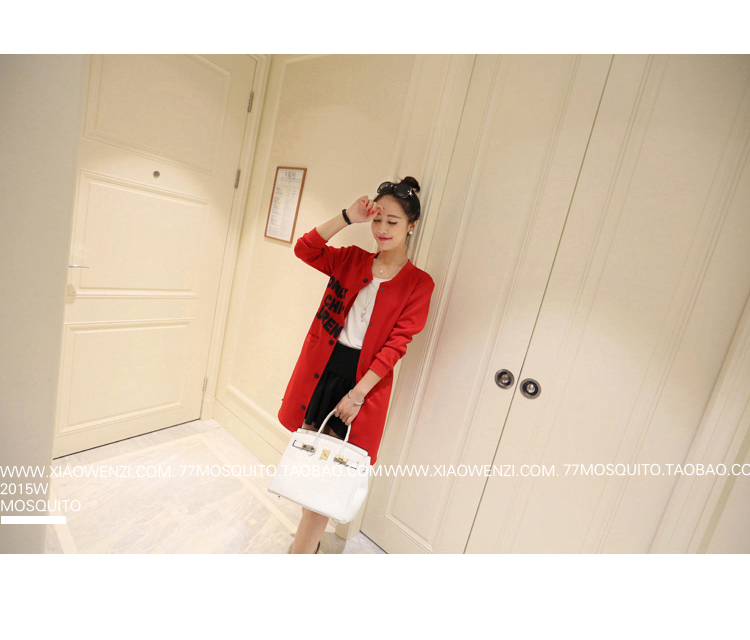 เสื้อคลุมสไตล์เกาหลี สีแดงแต่งลายสกรีน ทรงยาว น่ารัก พร้อมส่งจ้า สีแดง