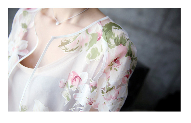 เสื้อคลุม ผ้าแก้ว พร้อมส่ง ลายดอกไม้หวานๆ แบบเก๋ไก๋ไม่เหมือนใคร