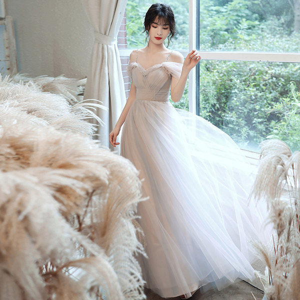 ชุดราตรี ชุดราตรีสวยหรู แบบ ทันสมัย Evening dress