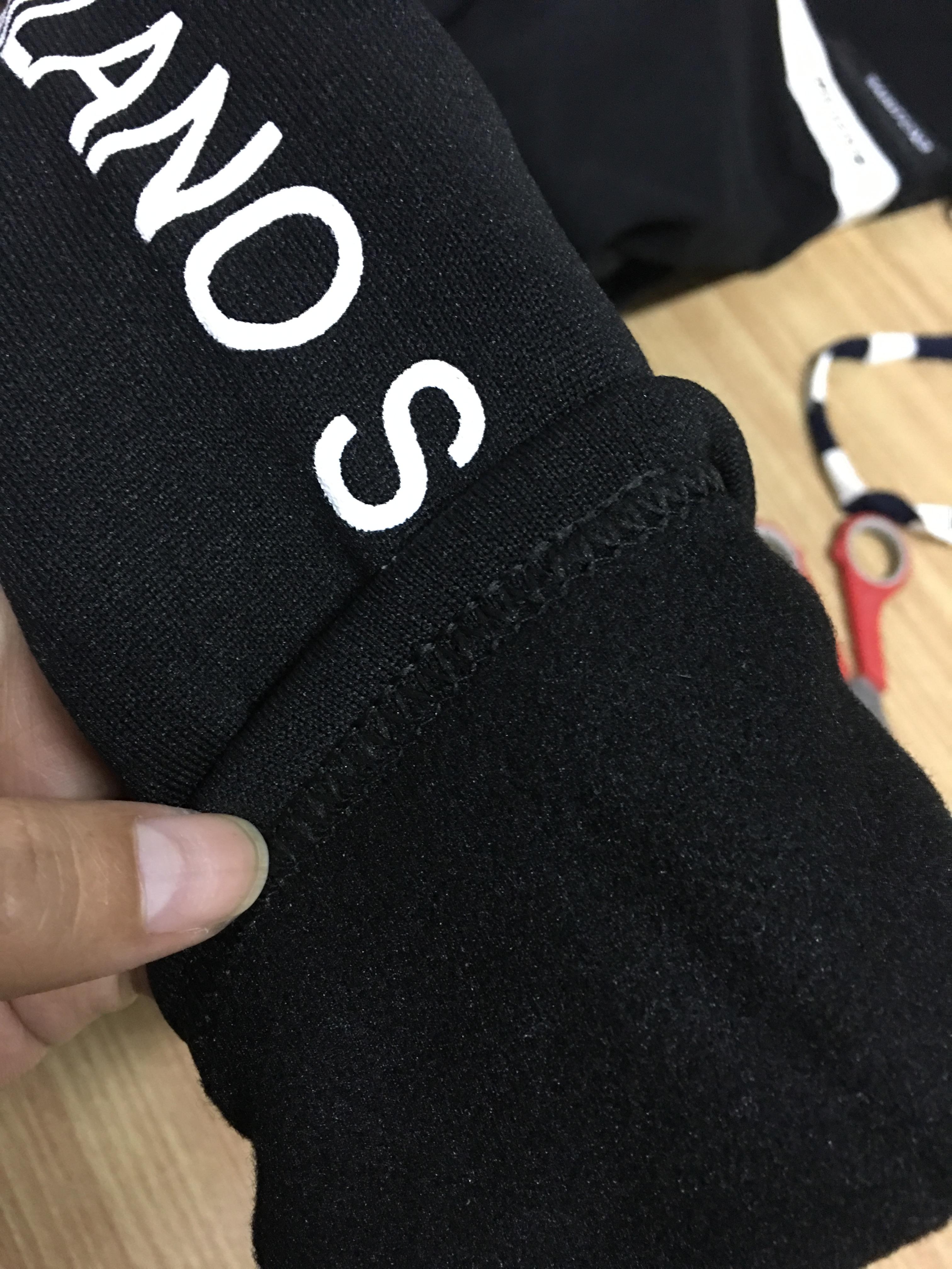 กางเกงขายาว ผ้าคอตตอนผสม ด้านในเป็นผ้าสำลี สกรีนลายตัวอักษรด้านข้าง พร้อมส่ง