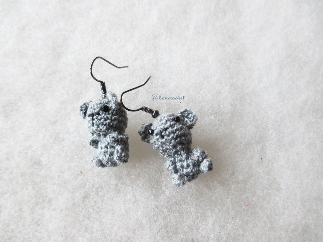 ต่างหูถัก รูปหมีเทา ขนาด 1.5 นิ้ว mimi bear amigurumi earrings crochet 1.5 inches