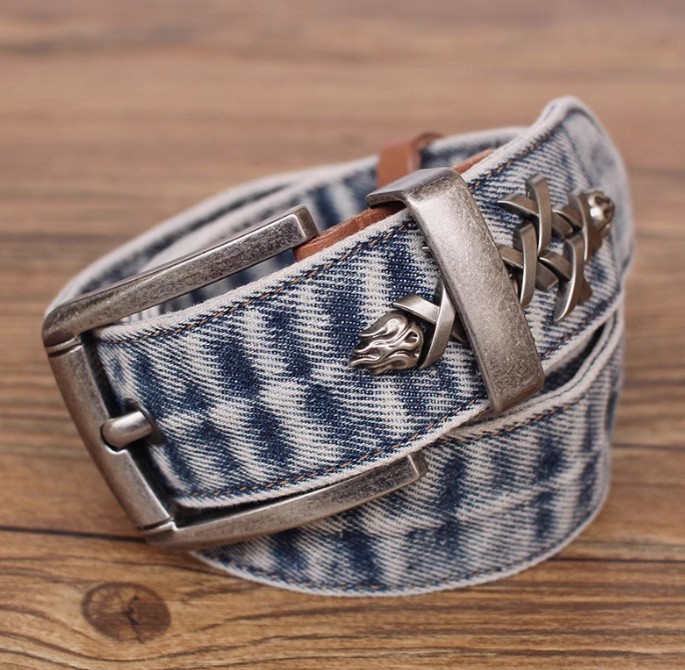 เข็มขัดผ้ายีนส์ เข็มขัดยีนส์ แบบสวย ๆ ดีไซน์ แต่ง logo สีเงิน แบบเท่ ๆ เข็มขัดผ้ายีนส์ สวย ๆ มีสไตล์ 866148