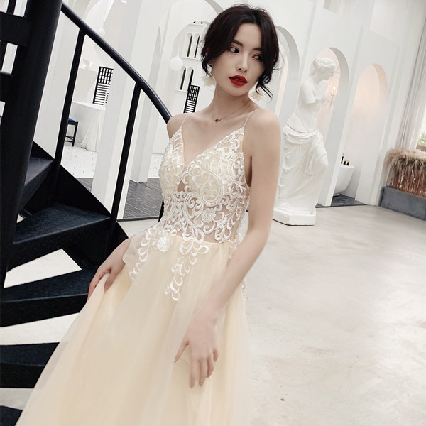 ชุดราตรี ชุดออกงาน ดีไซน์หรู แบรนด์ Angel