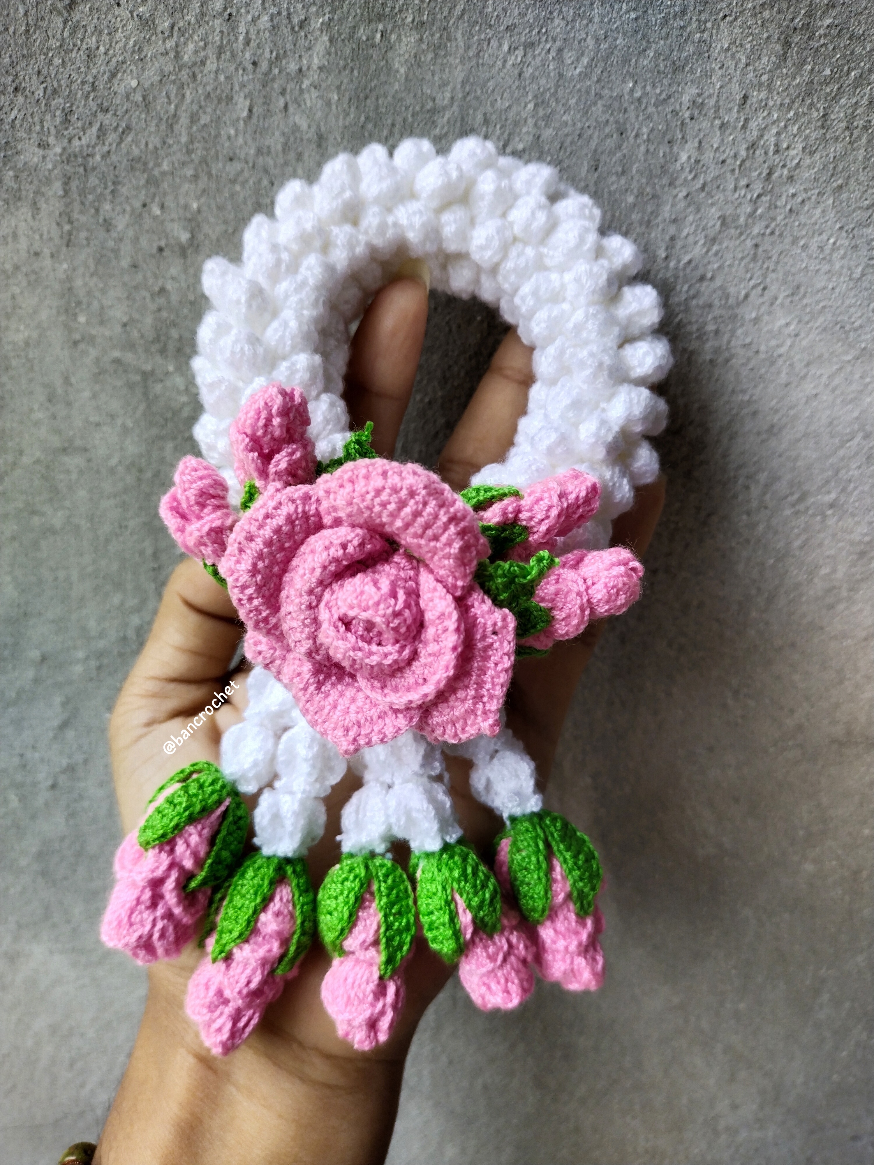 Bancrochet พวงมาลัยถักโครเชต์ พวงมาลัยมะลิถัก crochet jasmine garland หลากสี 7*14 cm