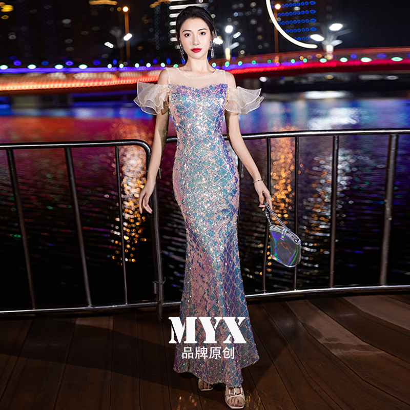 ชุดราตรี ชุดราตรีสวยหรู แบบ ทันสมัย Evening dress