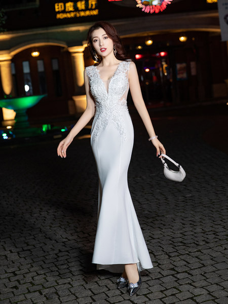 ชุดราตรี ชุดราตรีสวยหรู แบบ ทันสมัย Evening dress