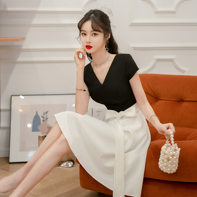 ชุดราตรี ชุดราตรีสวยหรู แบบ ทันสมัย Evening dress