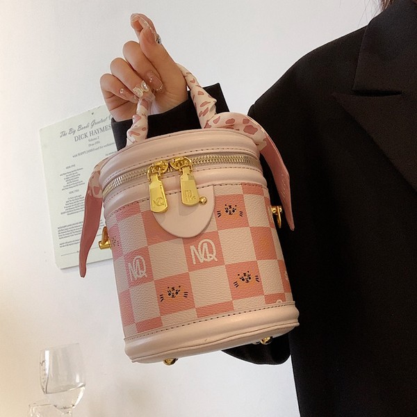 กระเป๋าสะพายข้างผู้หญิง กระเป๋าสะพายข้างใบเล็ก By Cocoa bags