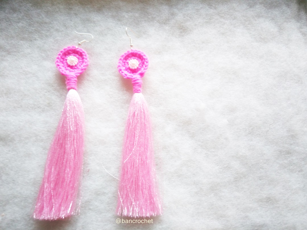 ต่างหูถักโครเชต์ crochet earrings สีชมพู 7 นิ้ว