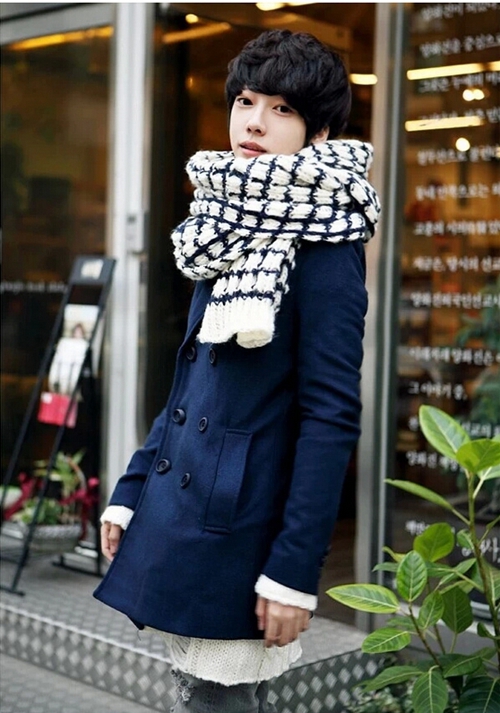 ผ้าพันคอกันหนาว ไหมพรม เกาหลี ลายตาราง ขาวดำ พร้อมส่ง same pic