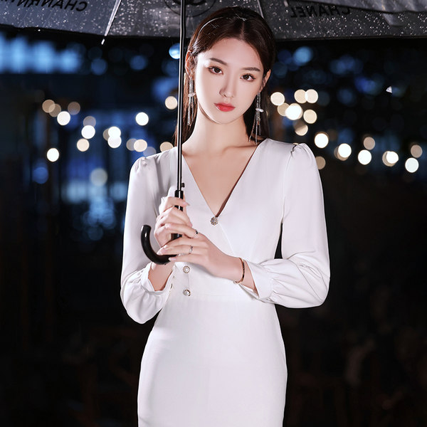 ชุดราตรี ชุดราตรีสวยหรู แบบ ทันสมัย Evening dress