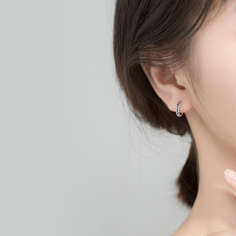 ต่างหูเงินแท้ S925 รุ่น Blithe ต่างหูห่วงเชือกวินเทจสีเงินรมดำ สูง11mm เงินแท้ทั้งชิ้น Silver925 ต่างหูผู้ชาย