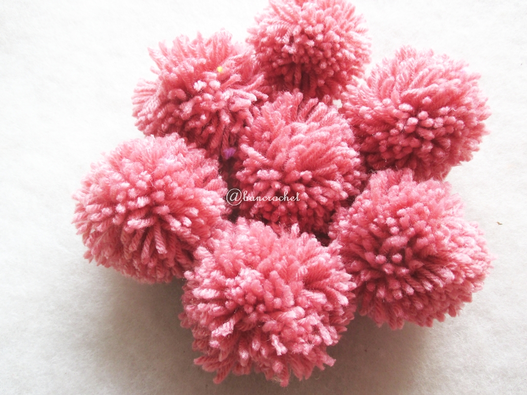 ปอมปอมไหมพรมสีชมพู ขนาด 2 นิ้ว pompoms crochet