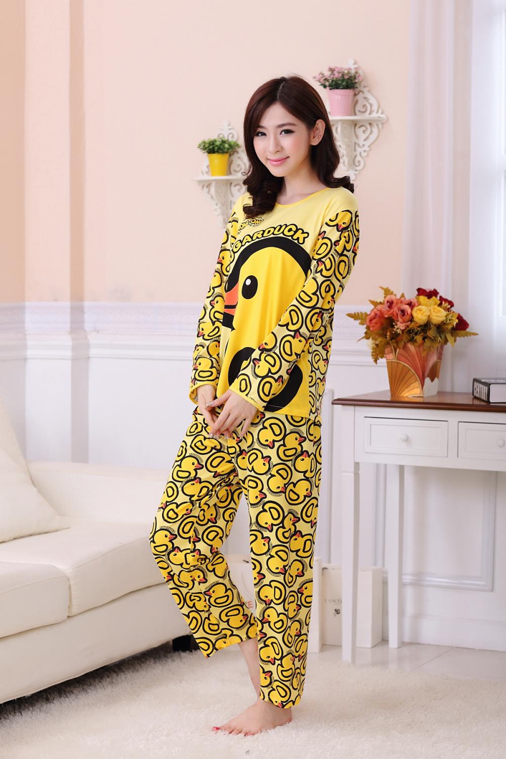 ชุดนอน ลายเป็ดน้อยสีเหลือง น่ารัก ฟรีไซส์ มีทั้งแขนยาวและแขนสั้นน้าา Yellow