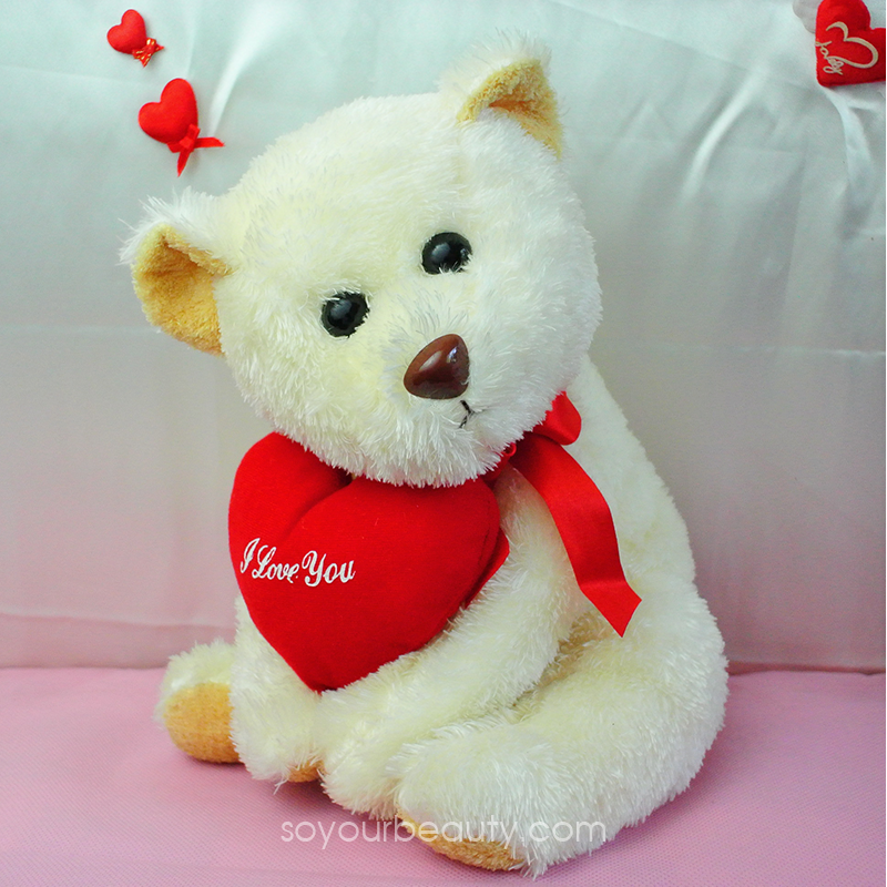 ตุ๊กตาหมีถือหัวใจ