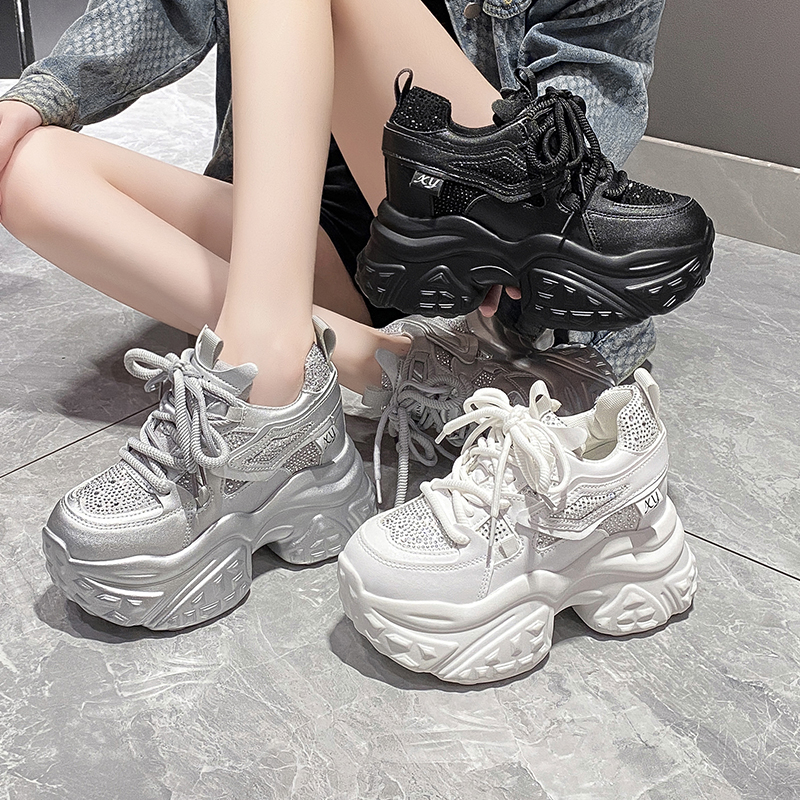 รองเท้าผ้าใบเสริมส้นสูง ไซต์35-39 สนใจทักแชท ฟรีค่าส่ง!