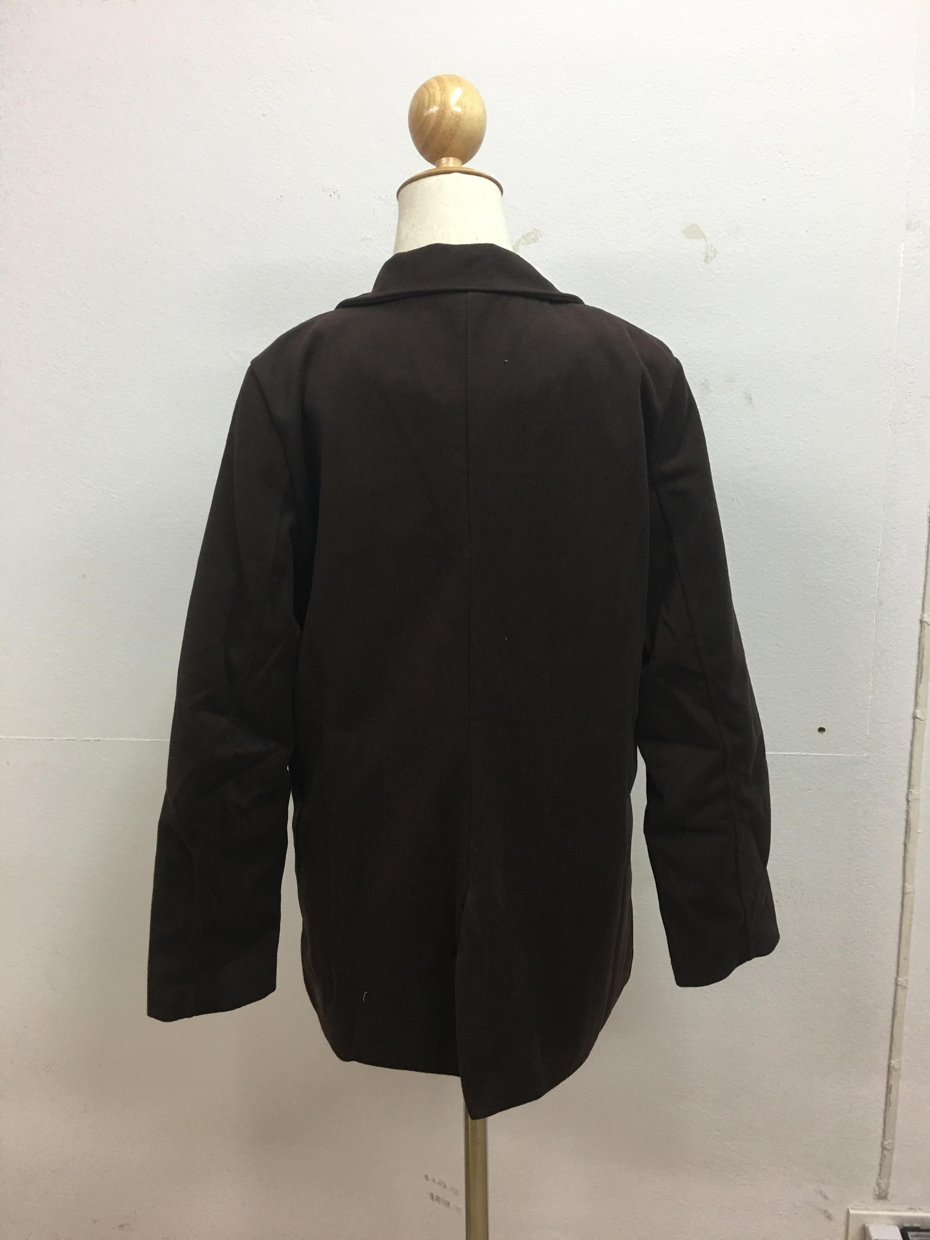 เสื้อโค้ทกันหนาว ทรงเรียบหรู มีสไตล์ ผ้าสักกะหลาดผสมสำลี บุซับในกันลม พร้อมส่งจ้า สีน้ำตาลเข้ม