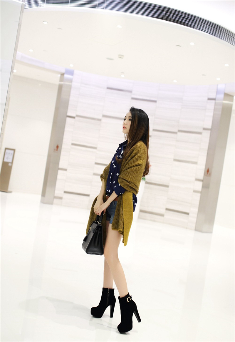 Boots รองเท้าบูท หนังกำมะหยี่สีดำ ด้านในเป็นขนสั้นนุ่มๆ งานดีเหมือนแบบค่ะ