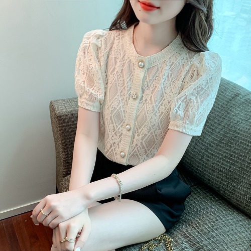 เสื้อลูกไม้ แขนสั้น