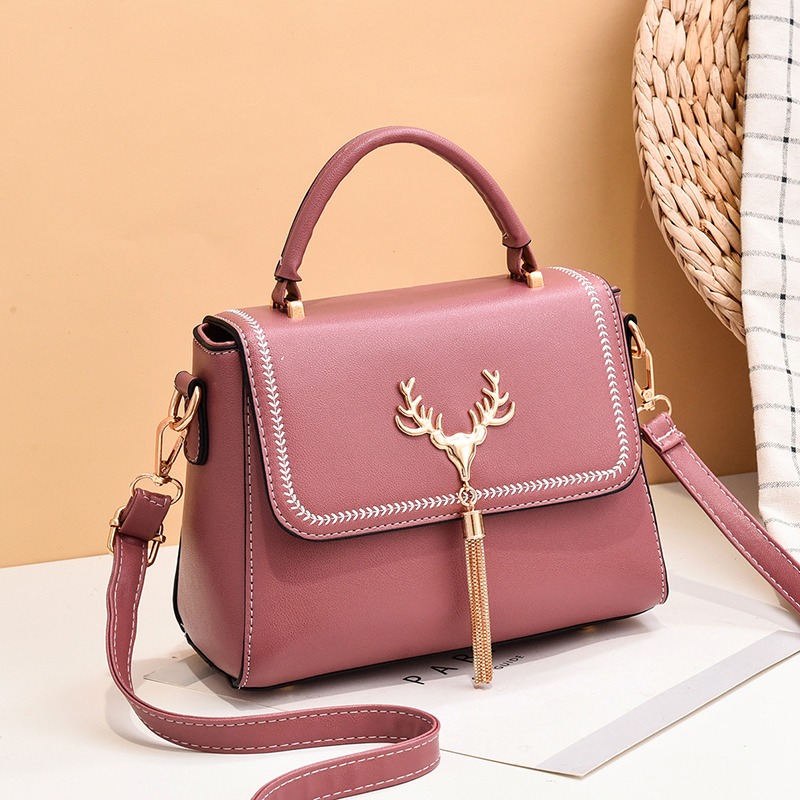 กระเป๋าสะพายข้างผู้หญิง กระเป๋าแฟชั่น By AKAF