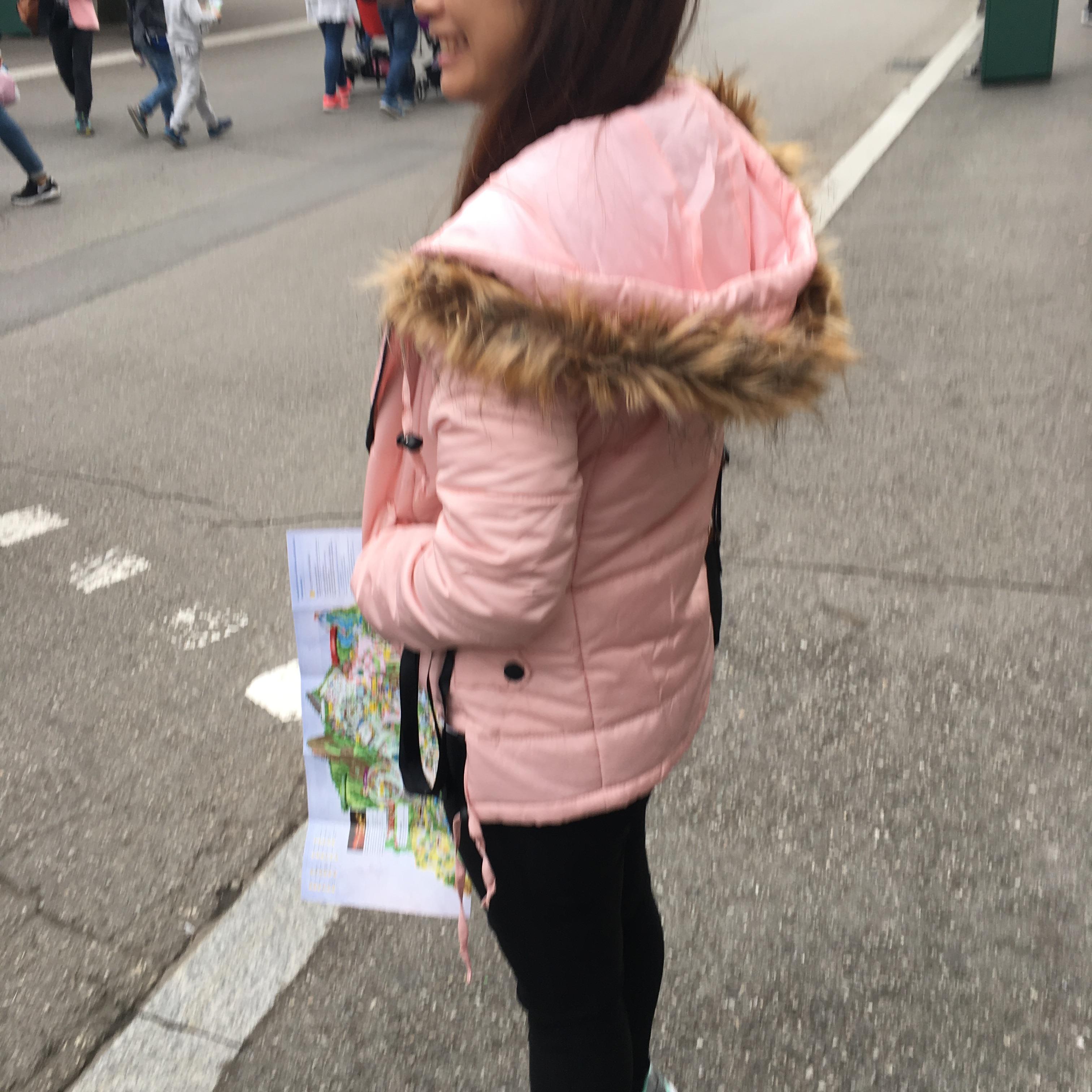 เสื้อโค้ทกันหนาว ประดับเฟอร์ที่ฮู้ด ผ้าร่มเนื้อดีกันลม แต่งรูดชายเสื้อ กระดุม+ซิปหน้า เกาหลีมากๆ พร้อมส่งเลยจ้า