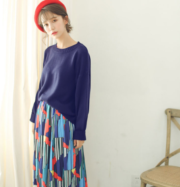 Sweater เสื้อสเวทเตอร์แขนยาว สีกรมท่า ทรงสวย จะใส่เดี่ยวไหรือใส่โค้ทคลุมก็เริ่ด