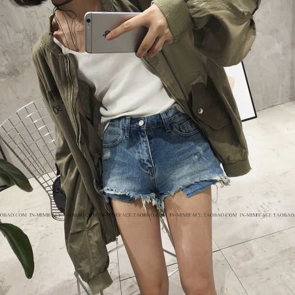 เสื้อคลุมสไตล์เกาหลี ตัวโคล่ง ผ้าทิ้งตัว แต่งลายปัก พร้อมส่ง