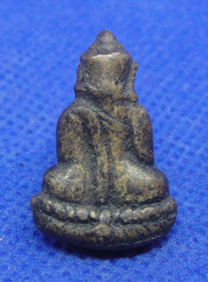 หลวงพ่อเพชร วัดท่าหลวง