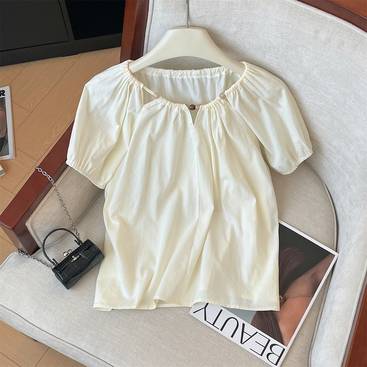 เสื้อเชิ้ตผู้หญิงใส่ทํางาน 390 บาทต่อชิ้น ฟรีค่าจัดส่ง