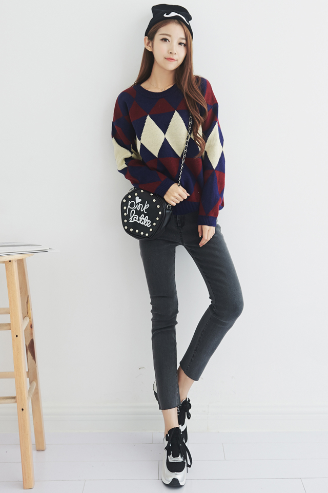 Sweater เสื้อไหมพรม ลายเก๋ๆ พร้อมส่ง เนื้อผ้้าไหมพรม ยืดได้เยอะ same pic