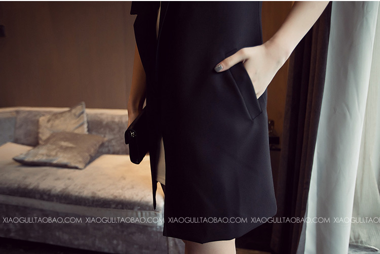 สูทคลุมตัวยาว แขนกุด สีดำ ทรงแบบเกาหลีมากๆ ผ้าเนื้อเบา ใส่คลุมได้ลุคเก๋ๆ (ผ้าแบบสูท) black