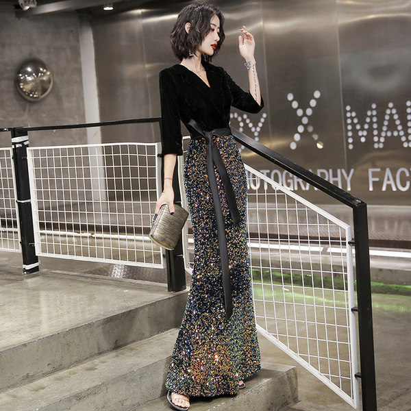 ชุดราตรี ชุดราตรีสวยหรู แบบ ทันสมัย Evening dress