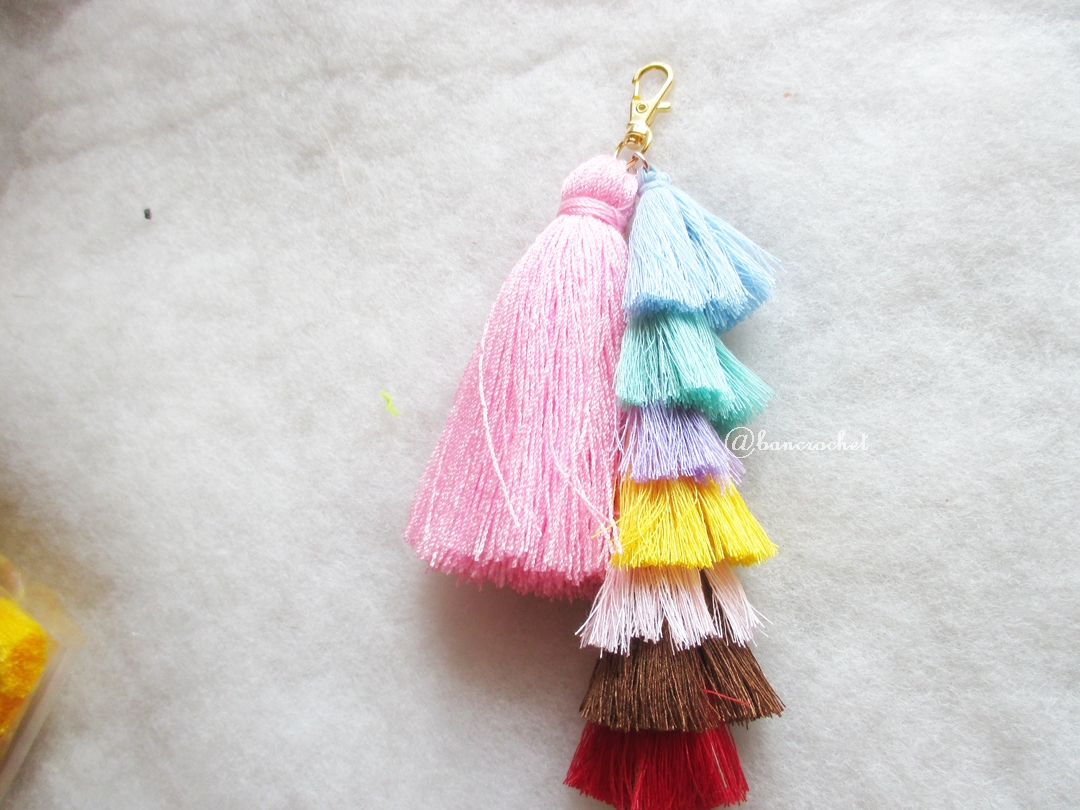 พวงกุญแจพู่เล็กพู่ใหญ่ tassels keychain ชมพู