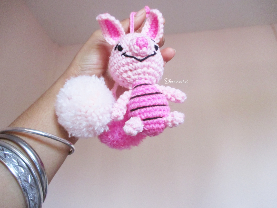 พวงกุญแจตุ๊กตาพิกเลท dolls pom pom amigurumi crochet keychain