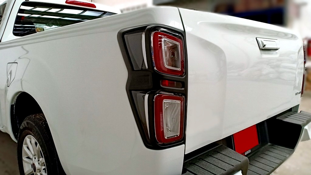 ครอบไฟท้ายดำด้าน All New D-MAX ปี 2020 ขึ้นไป
