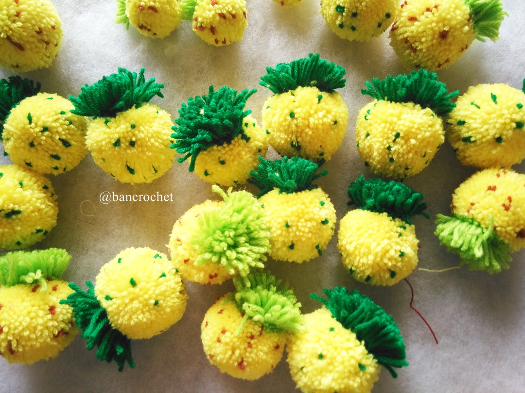 (ราคาส่ง) สับปะรดปอมปอม pom poms fruits เหลือง 2นิ้ว
