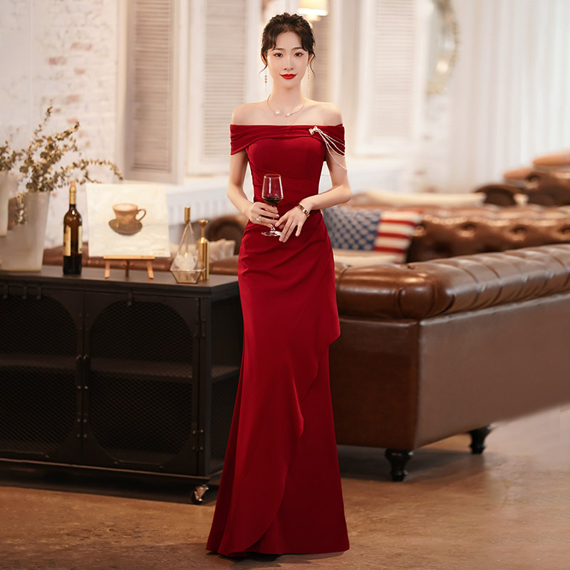 ชุดราตรี ชุดราตรีสวยหรู แบบ ทันสมัย Evening dress