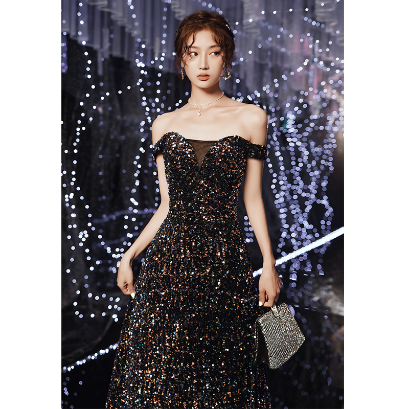 ชุดราตรี ชุดราตรีสวยหรู แบบ ทันสมัย Evening dress