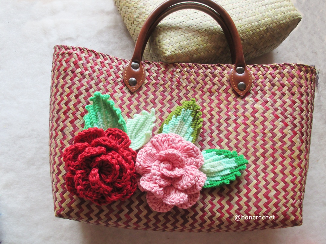 bancrochet กระเป๋ากระจูดสาน ประดับดอกไม้ ขนาด 10*14*5*15 นิ้ว basket weave bags ธรรมชาติ 10*14*5*15 นิ้ว